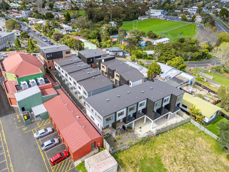 17 and 19 Glendale Road Glen Eden_9