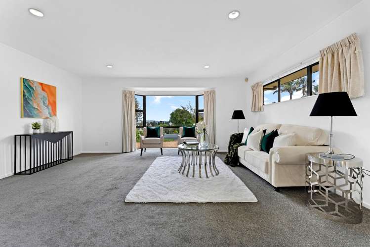 25 Lexington Drive Botany Downs_5