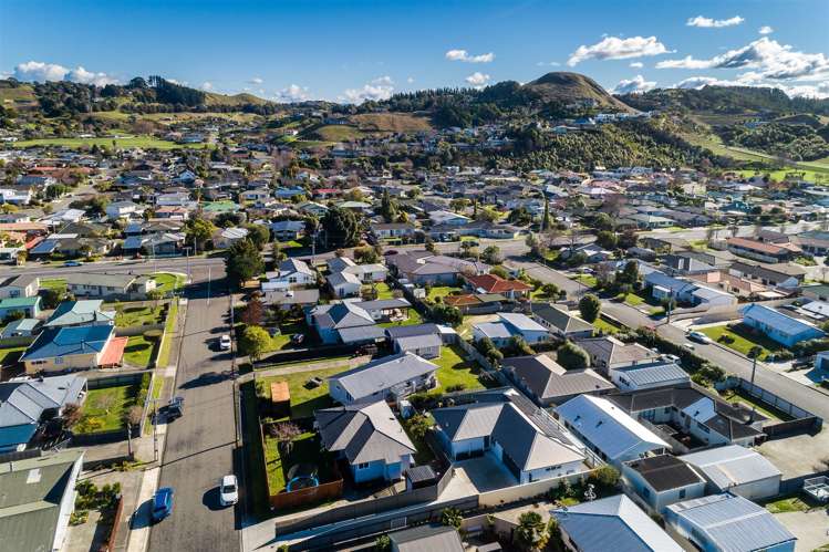 27a Warwick Crescent Taradale_13