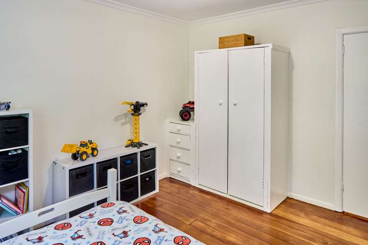 6 Matai Street Tawa_13