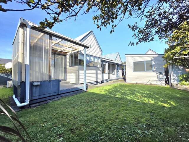Easy-Care Living in the Heart of Hokitika