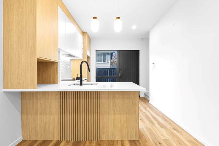 10C & 10D Keate Place_3
