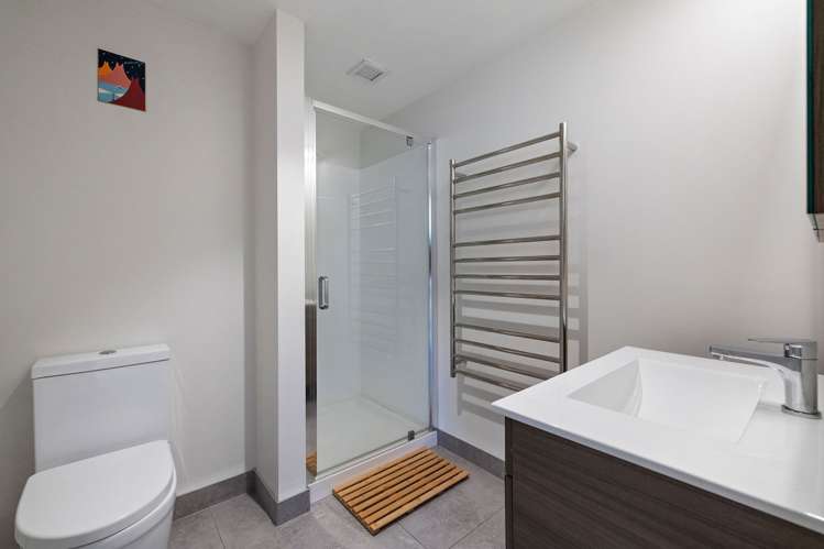 702/10 Copper Beech Ave Frankton_8