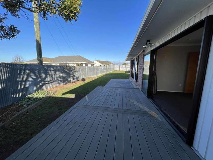 12 Esk Place Aranui_8