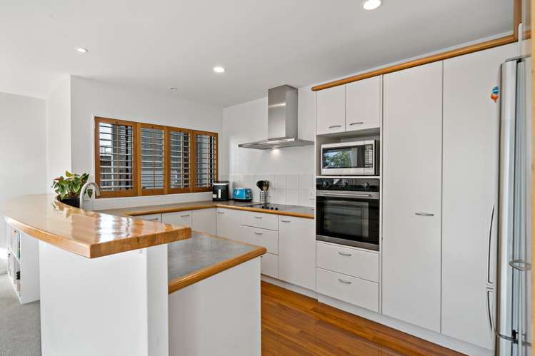2/13 Waiatarua Road Remuera_6