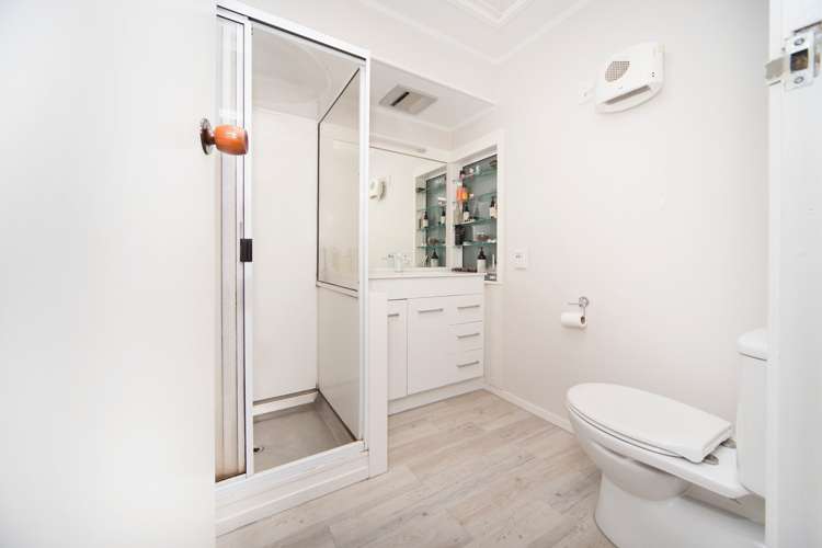 1/13a Eskdale Road Birkdale_6