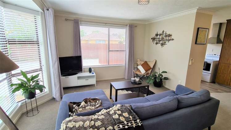 1/39 Solomon Avenue Redwood_5