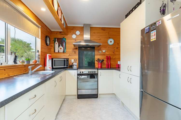 117a Gloaming Hill Titahi Bay_11