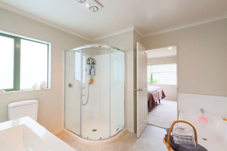 8 Woodland Grove Wainuiomata_14