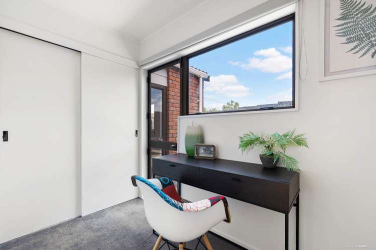 2/14 Roberts Road Te Atatu South_5