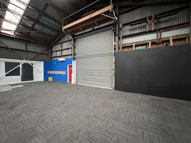 Whole Building/4-10 Mohuia Crescent Porirua_1