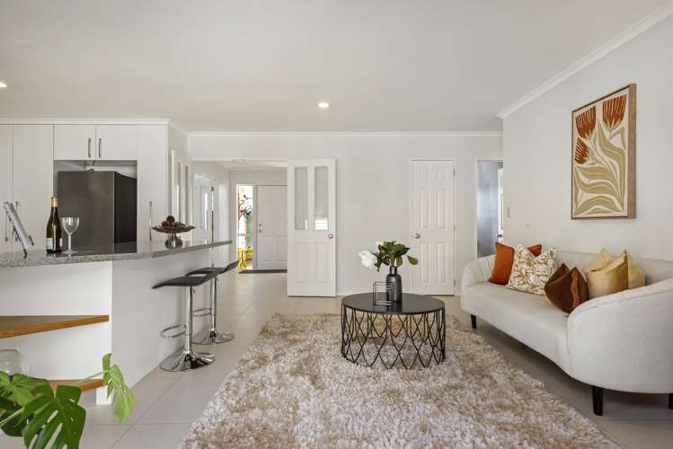 7 Louvain Place Greenhithe_11