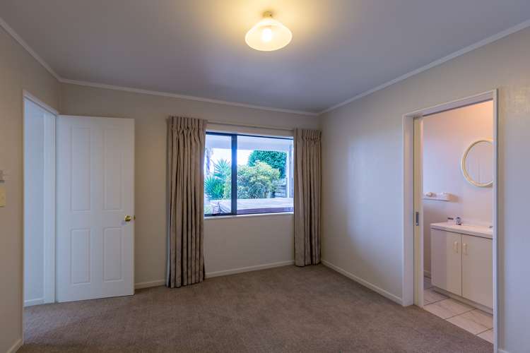 1 Yateley Place Richmond_15