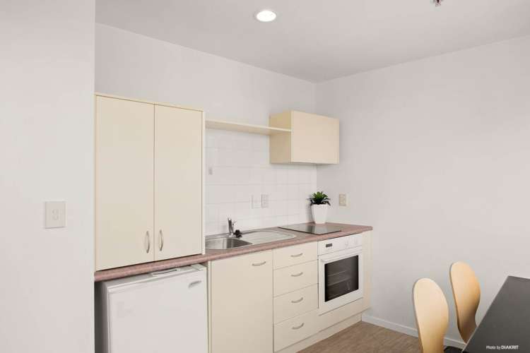 13D/33 Mount Street City Centre_6