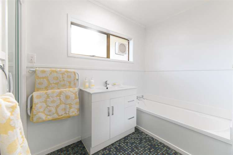 7 Nui Mana Place Te Atatu South_6