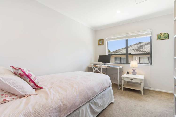 2/14 Peach Road Glenfield_6
