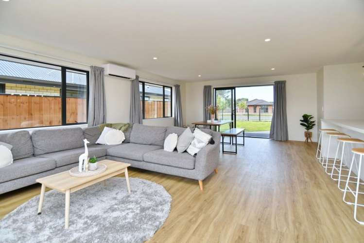 21 Quinn Crescent Woodend_1