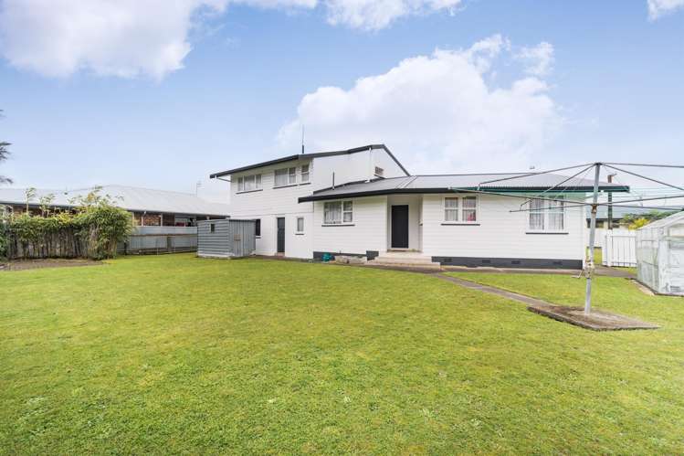 27 Haydon Street Roslyn_24