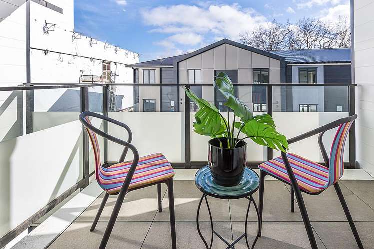 23/8 Dock Street City Centre_13