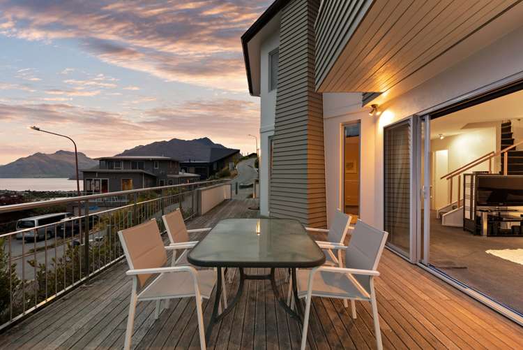 21 Olivers Place Queenstown_30