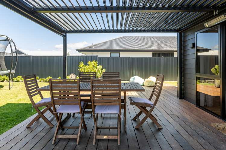 27 Hikawera Drive Frimley_19