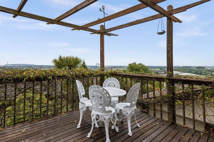 90 Churchill Drive Taradale_12