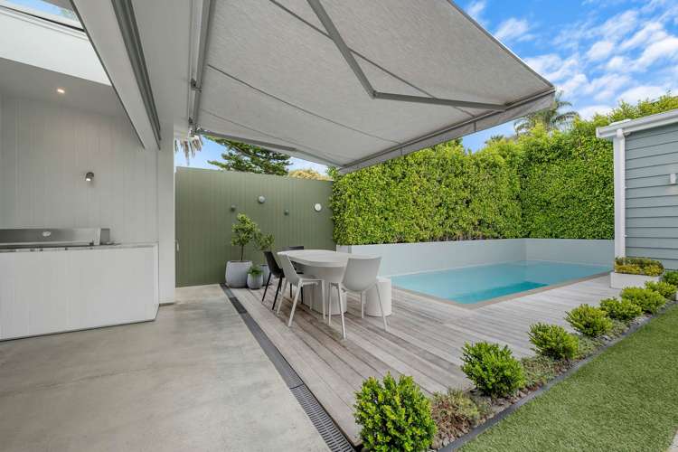 9 Shoal Bay Road Devonport_34