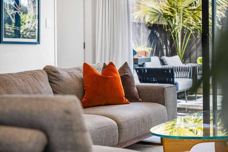 14b Kelwyn Road Kelston_17