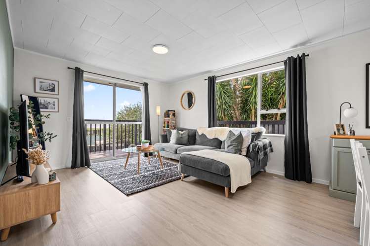 1/63 Rosier Road Glen Eden_13