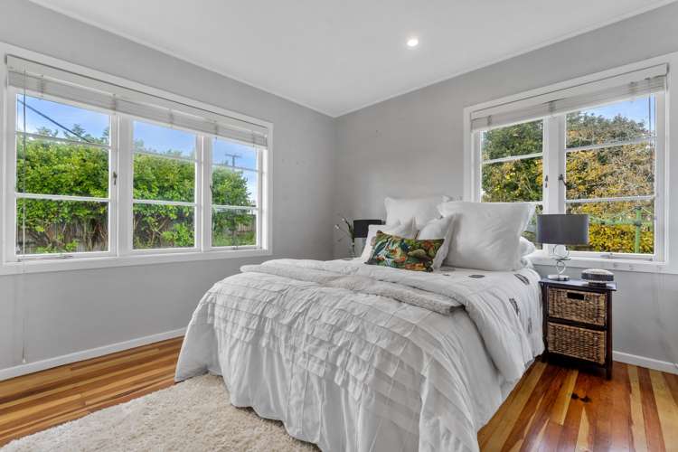 57 Amberley Avenue Te Atatu South_16