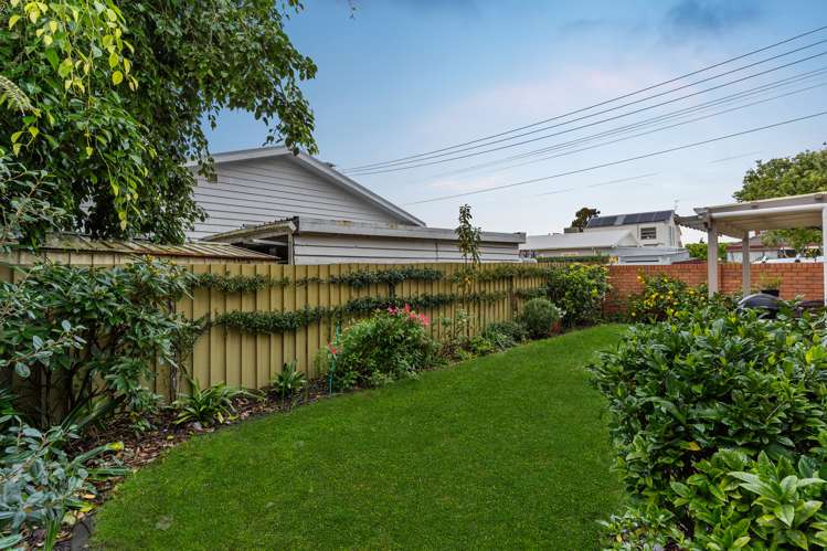 12 Tui Street Point Chevalier_15