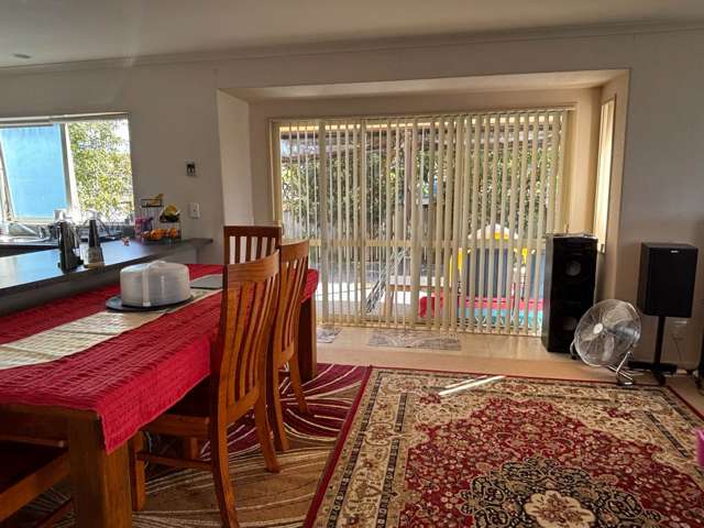 19 William Woods Court Flat Bush_2