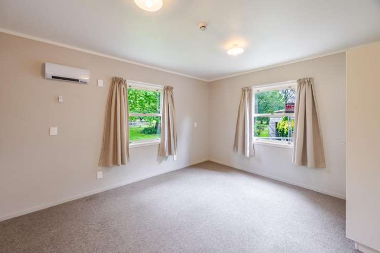 58, 58a 58b White Road Otane_10