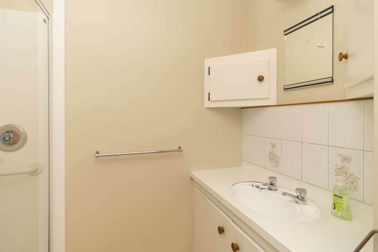 7 Brydon Way The Wood_10