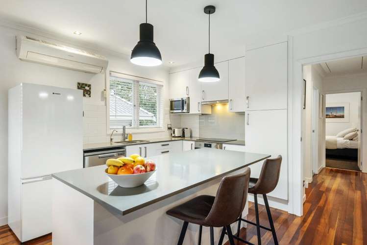 37 Onewa Road Northcote_9