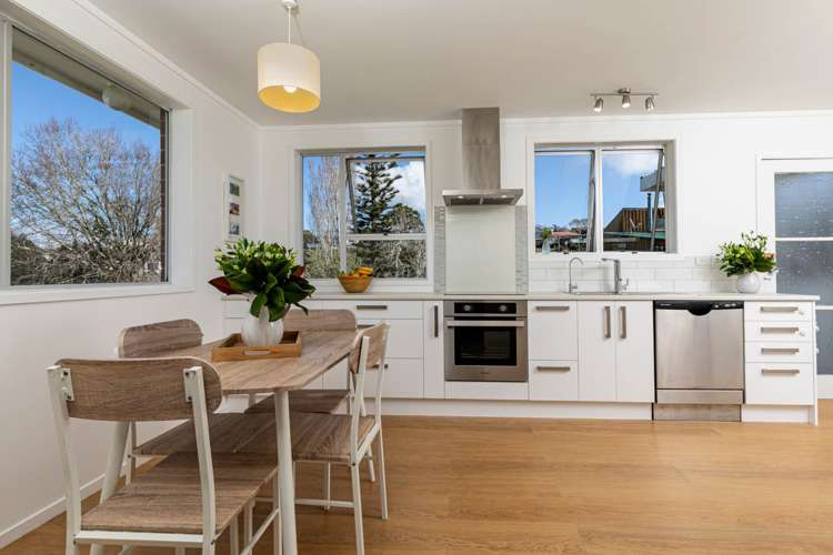 27 Rimu Road Stanmore Bay_13