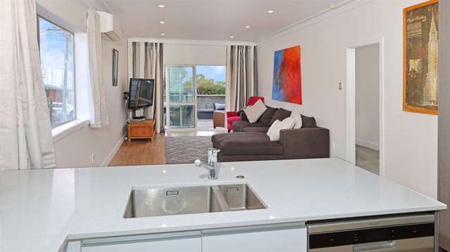 1/9 Clayburn Road Glen Eden_3