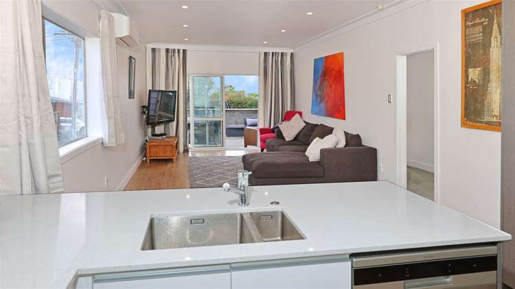 1/9 Clayburn Road Glen Eden_3