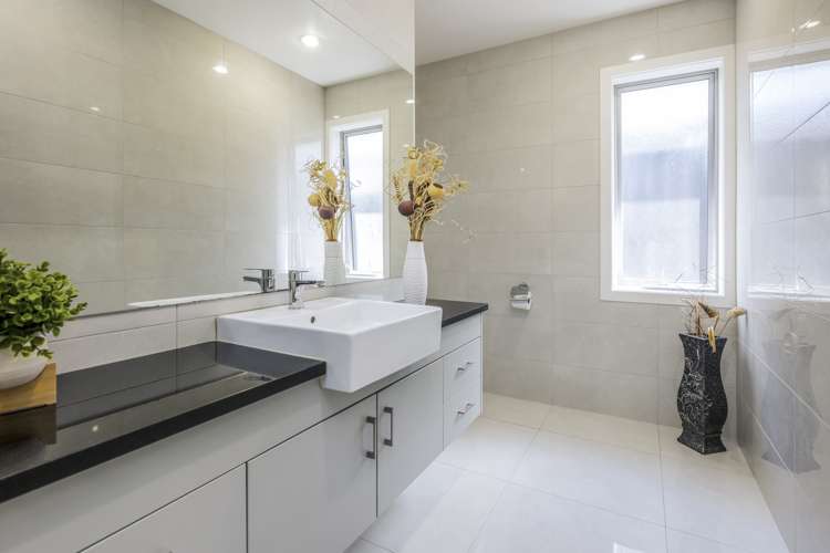 6 Milano Boulevard Karaka_14