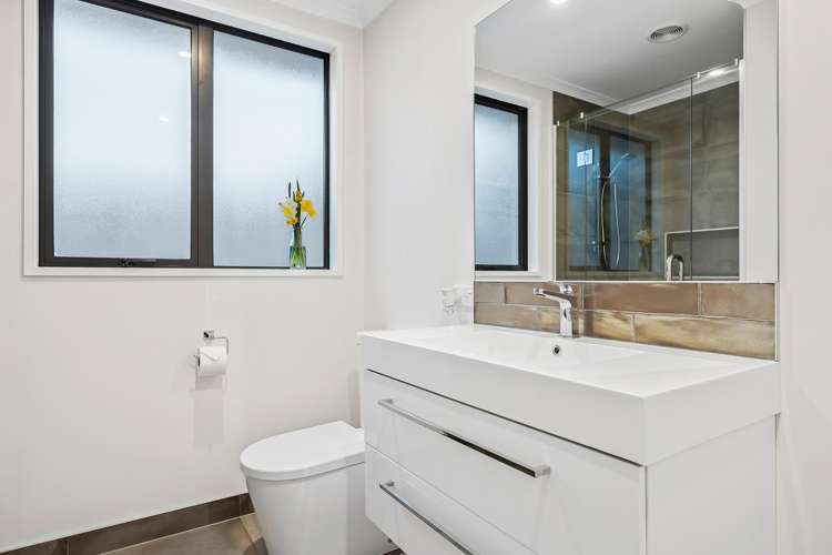 68B Travis Road Burwood_10