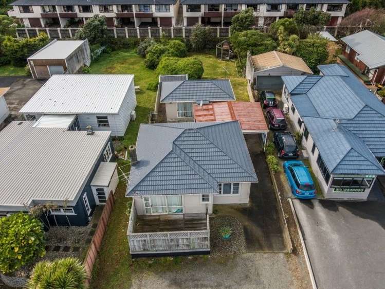 112 Mana Esplanade Paremata_12