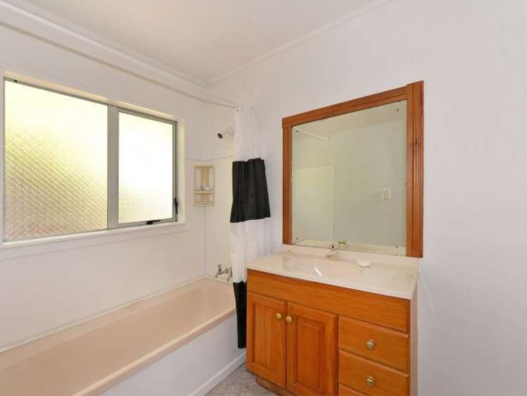 2/175 Princes Drive Britannia Heights_7