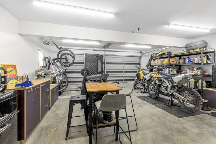 2 Endeavour Drive Whitby_15