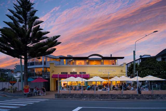 22A & 22B Esplanade Sumner_1