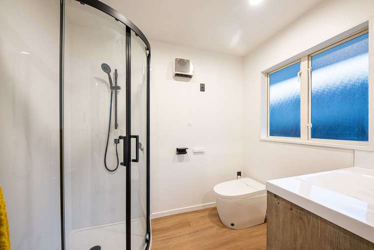 9 Glastonbury Drive Burwood_12