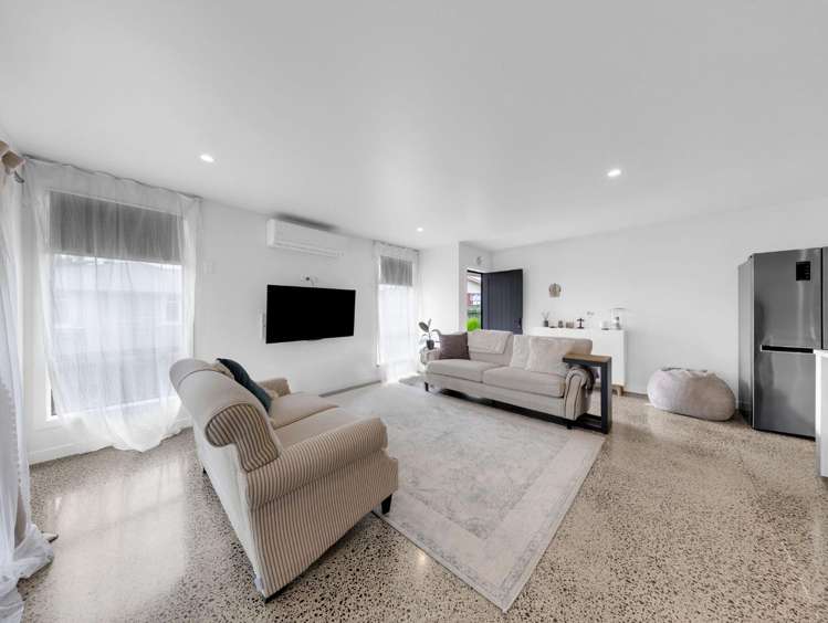 35 Pollard Drive 11385_6