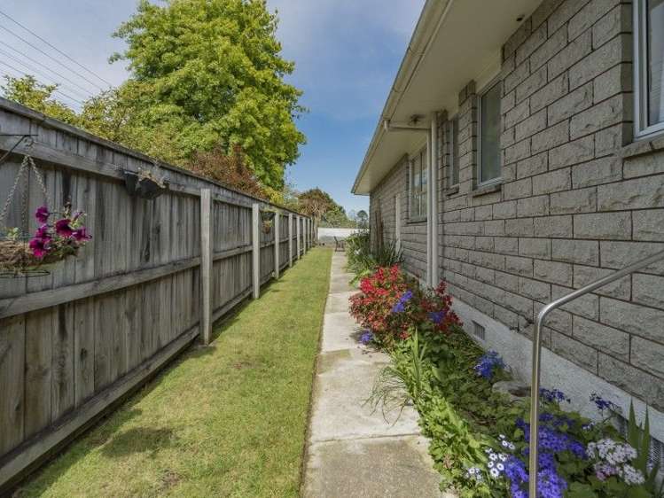 1/16 Cobham Crescent Stoke_16