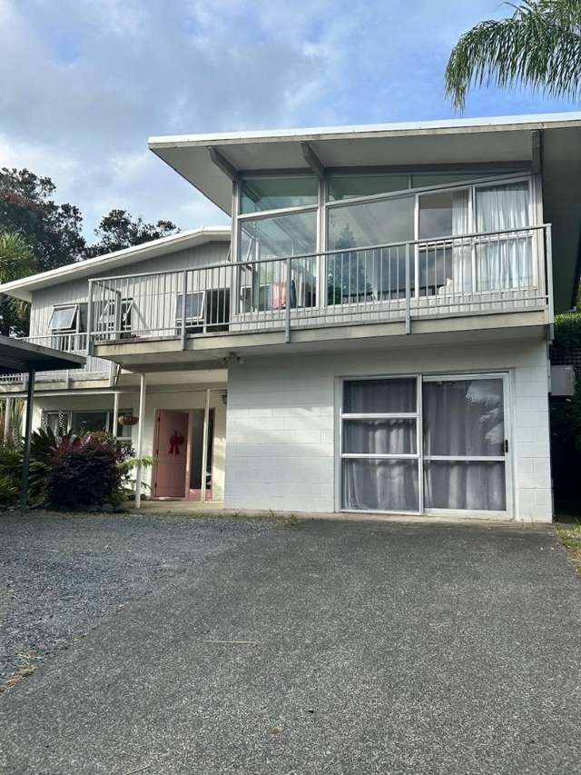 3 BEDROOMS + OFFICE  ELEVATED VIEWS  GREAT KERIKERI LOCATION