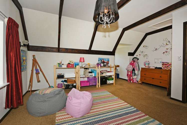 1266 Fergusson Drive Brown Owl_16