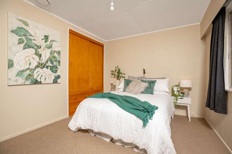 404 High Street South Carterton_11